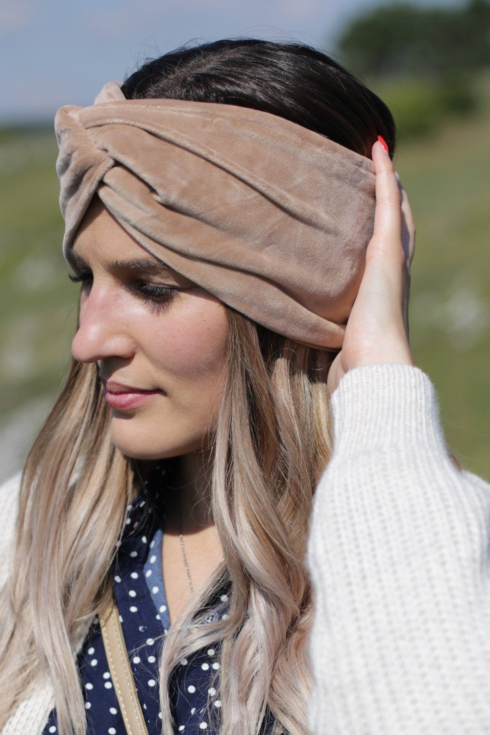 styleBREAKER Stirnband (1-St) Samt Stirnband mit Twist Knoten