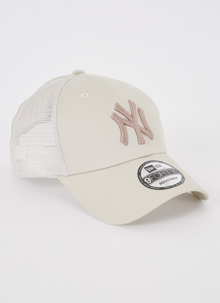 Kšiltovka New Era s výšivkou loga
