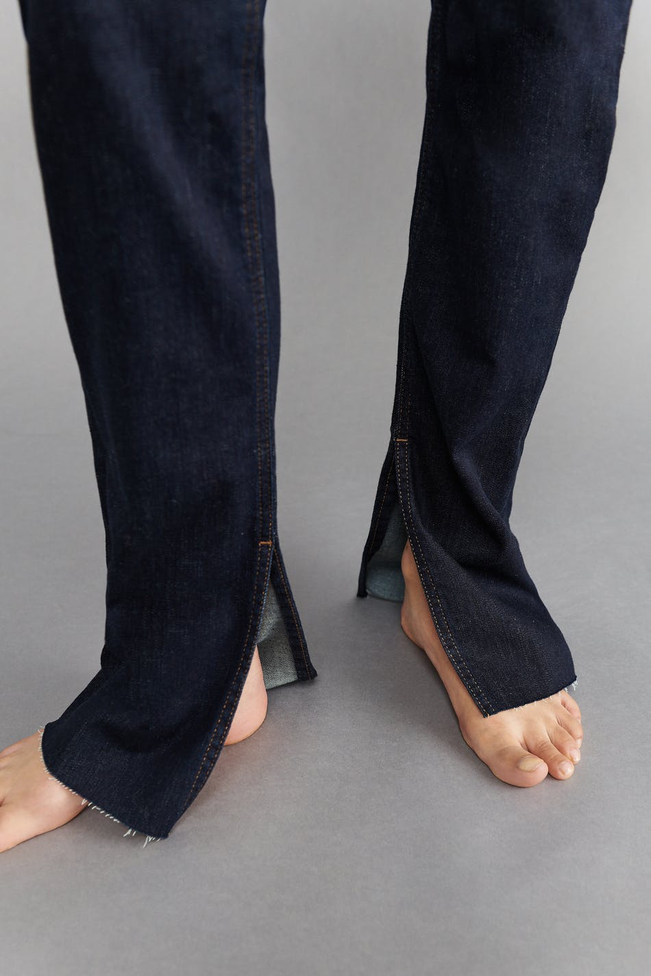 High waist slit jeans