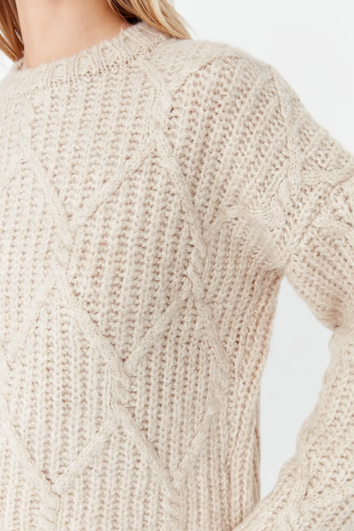 Trendyol Collection  Steiniger, weicher, strukturierter Strickpullover mit weiter Passform TWOAW23KZ01373