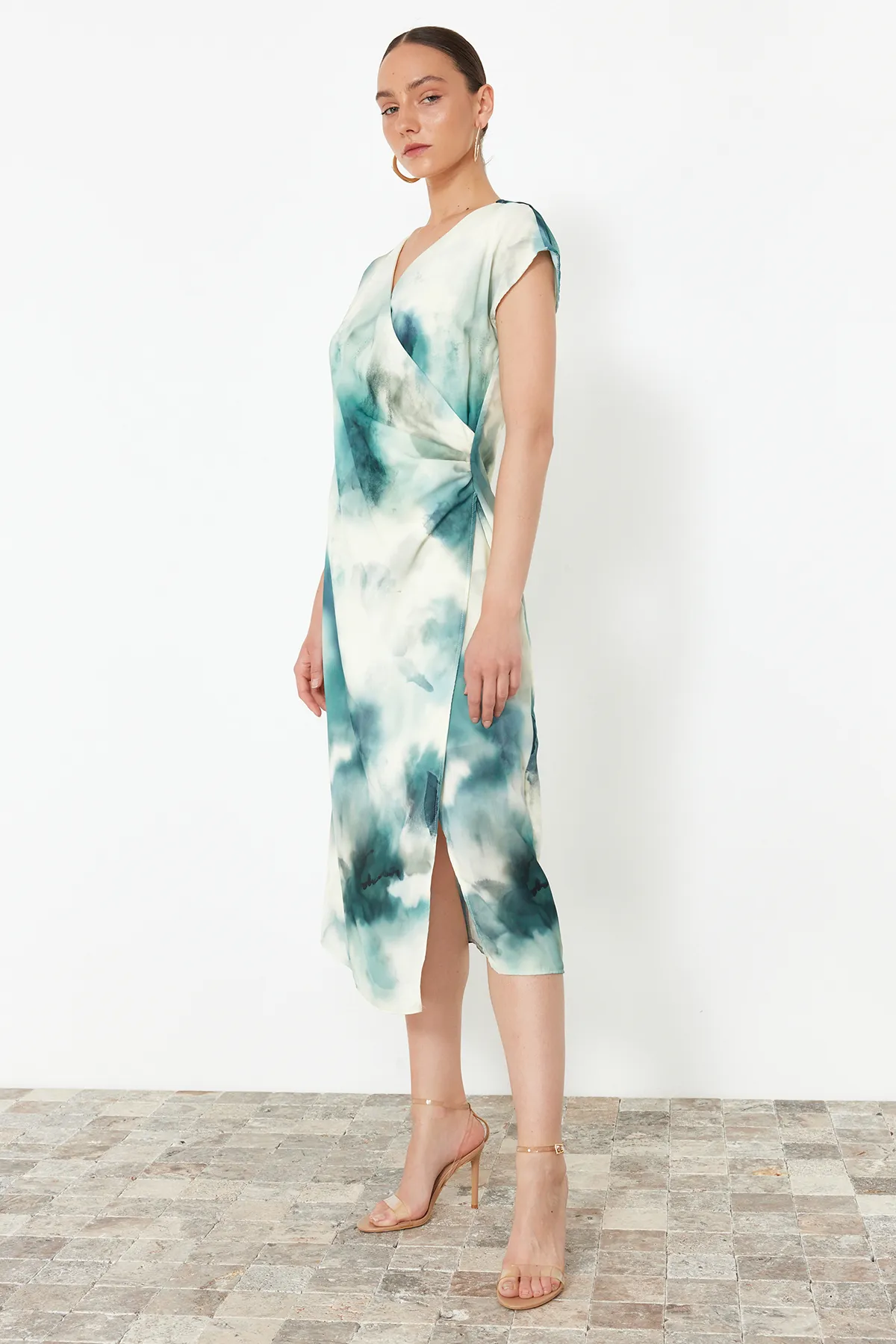 Trendyol Collection  Indigo Abstraktes A-Linien-Midikleid aus gewebtem Chiffon TWOSS24EL00888