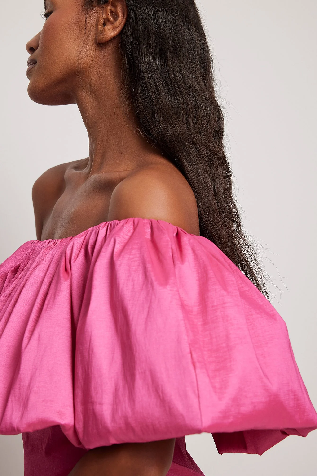Einarmiges Midikleid