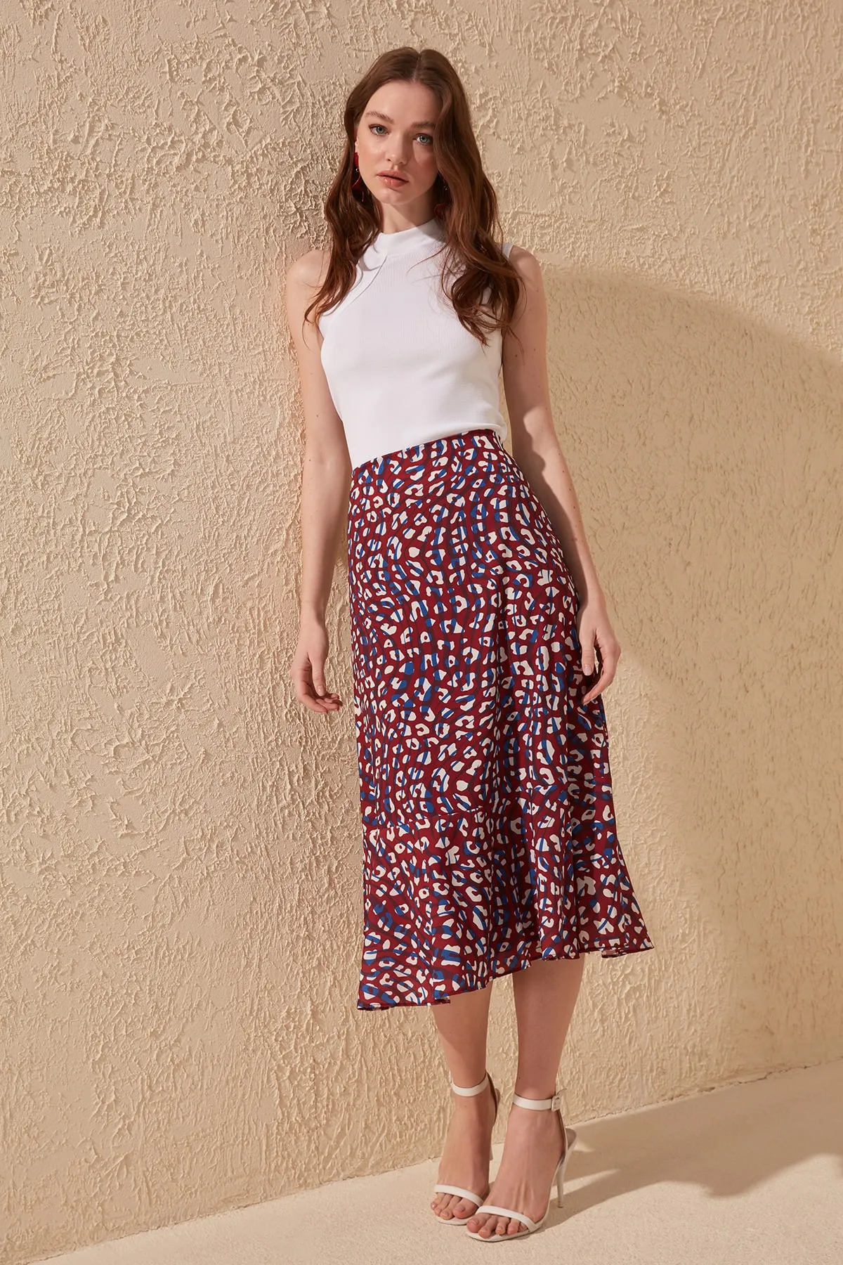Trendyol Collection  Mehrfarbiger gewebter Midirock aus Viskosestoff mit Volants und Tiermuster TWOSS19FG0026