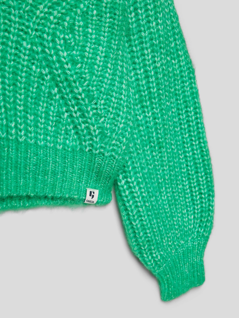 Cardigan mit Knopfverschluss in weiß