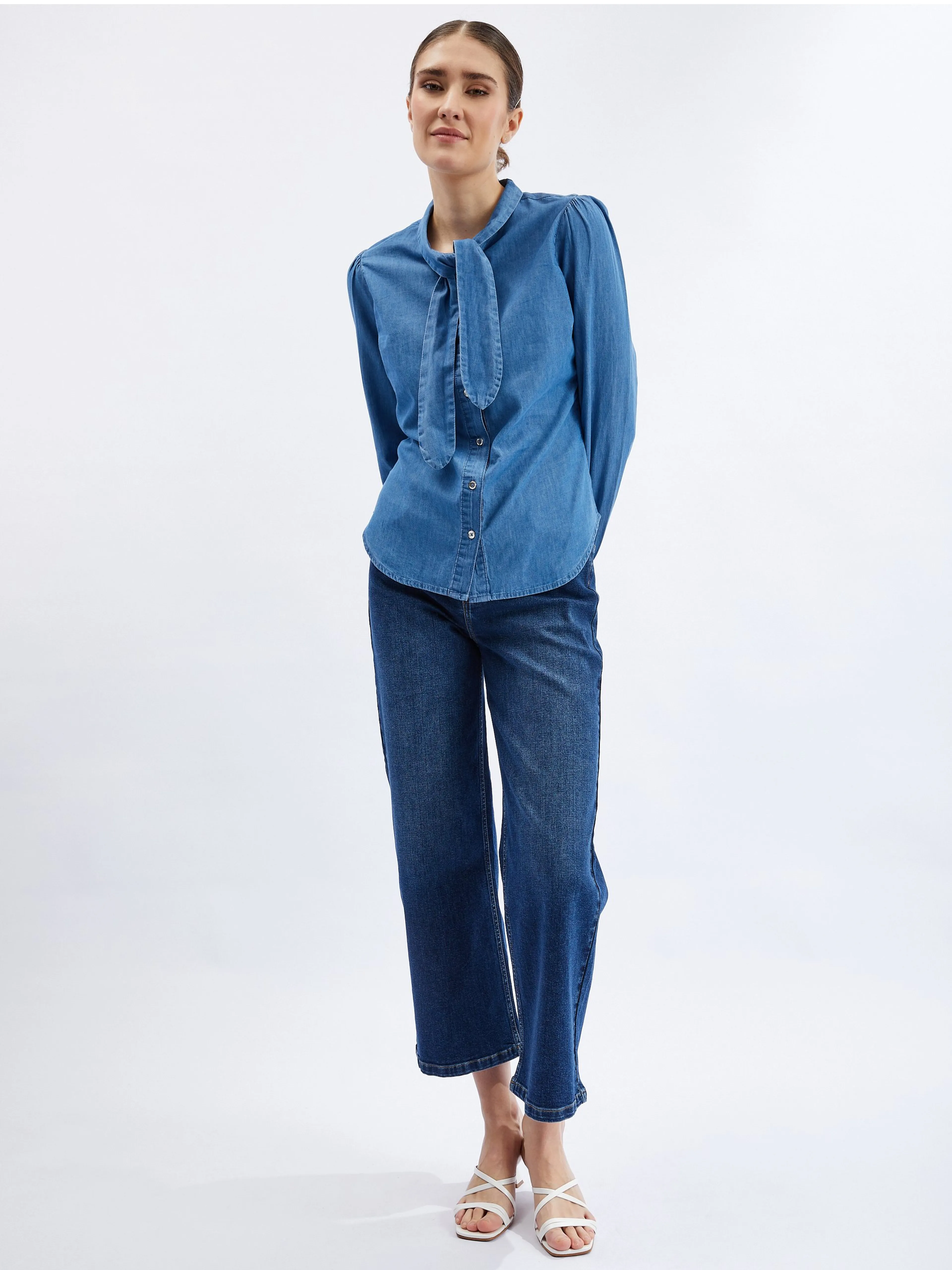 Blaues Damen-Denim-Shirt mit dekorativem Detail ORSAY