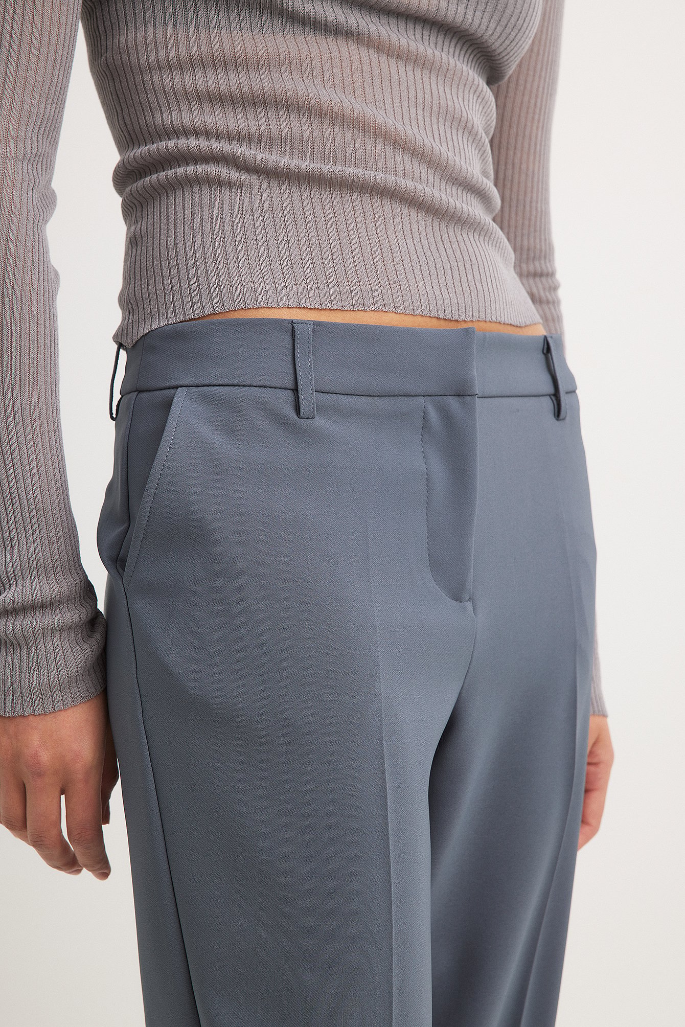 Gerade Anzughose mit niedriger Taille