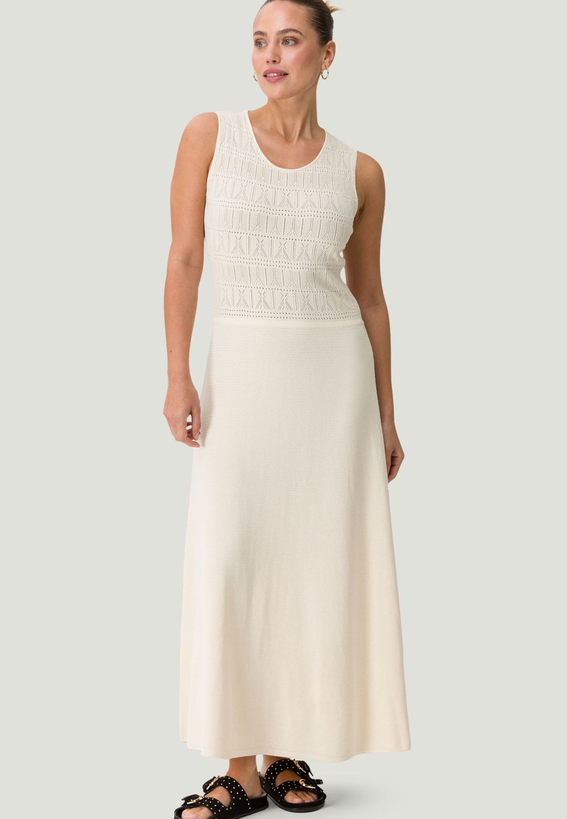 Maxikleid mit Lochmuster