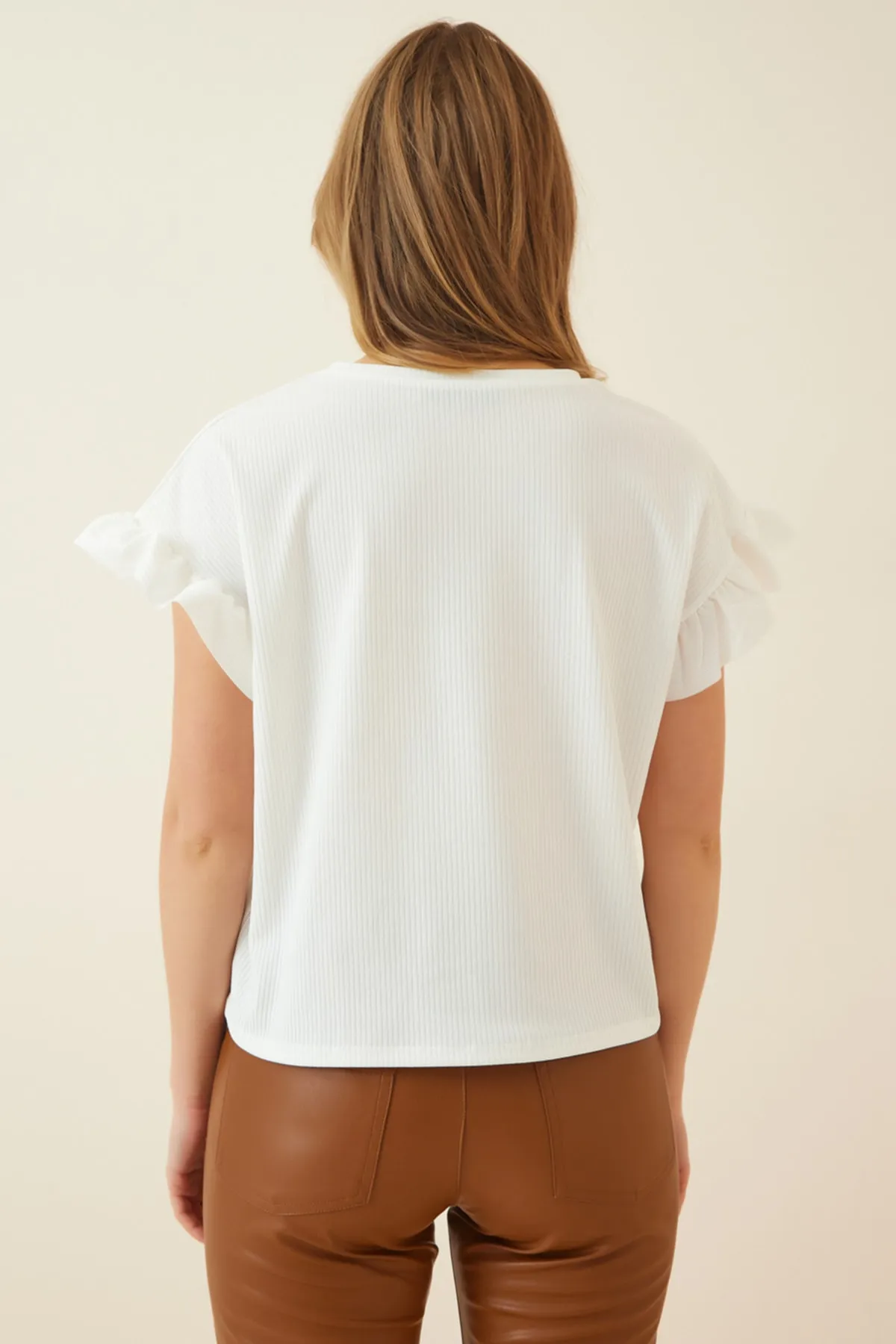 Happiness İstanbul  Weiße Rüschen-Strickbluse für Damen ZH00004