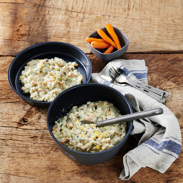 CHICKEN WITH CREAMY VEGETABLES AND RICE - Outdoor Essen