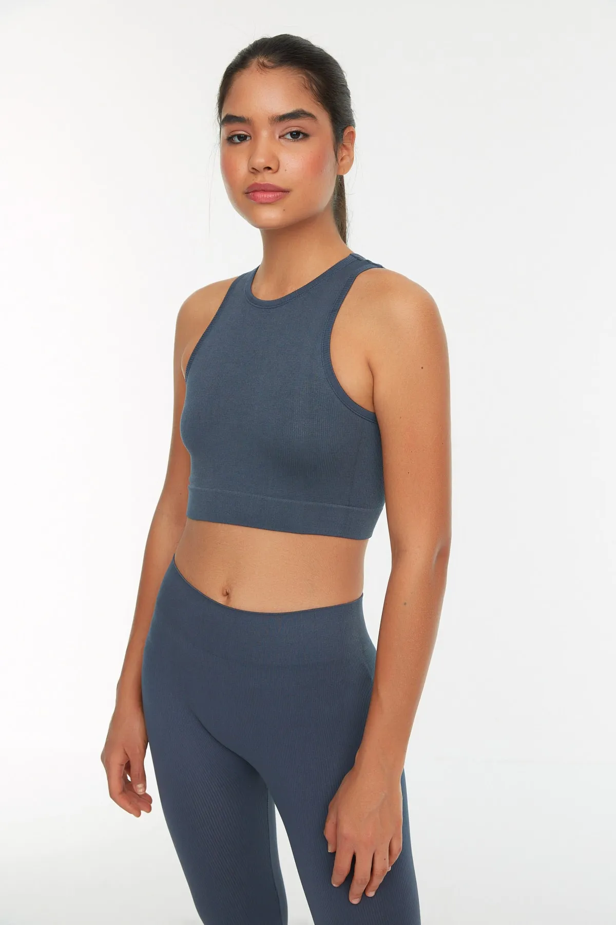 Trendyol Collection  Indigo nahtloser/nahtloser, leicht stützender/formender gestrickter Sport-BH TWOSS21SS0024