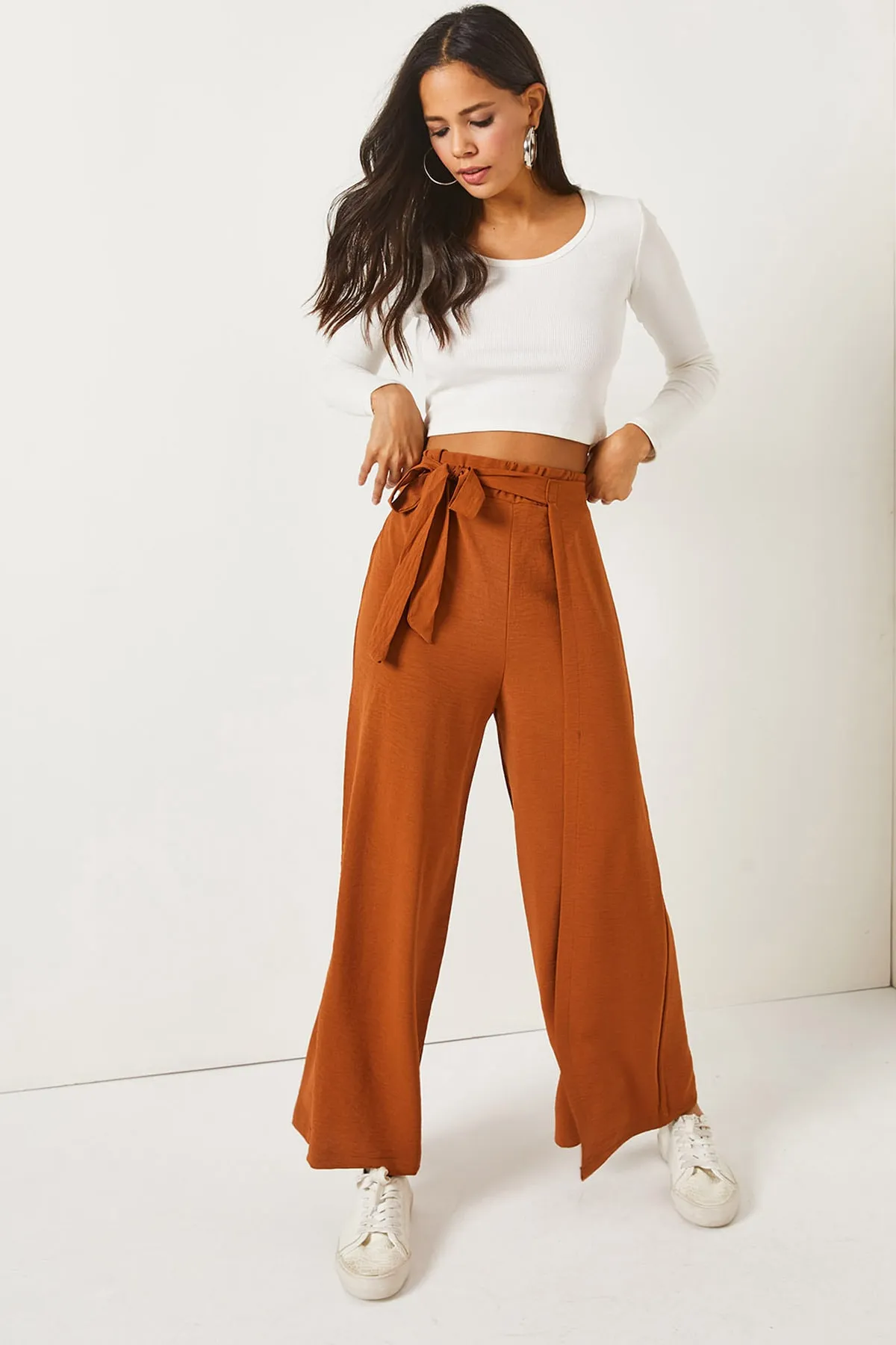 Olalook  Hellbraune Palazzo-Hose mit Bindedetail und Wickeloptik PNT-19000199