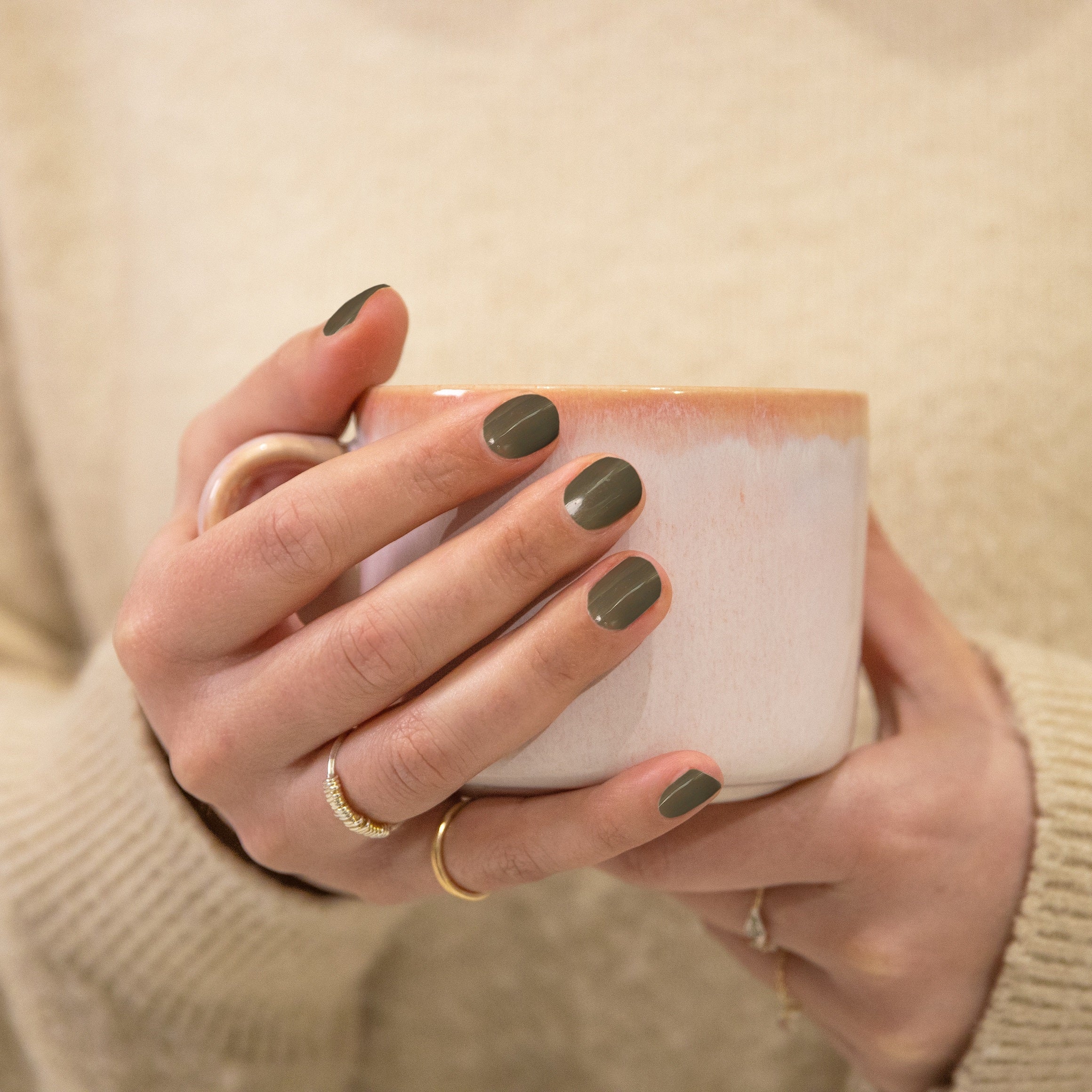 GREEN FLASH Nails - Polutrajni lak za nokte - Gel efekt laka za nokte