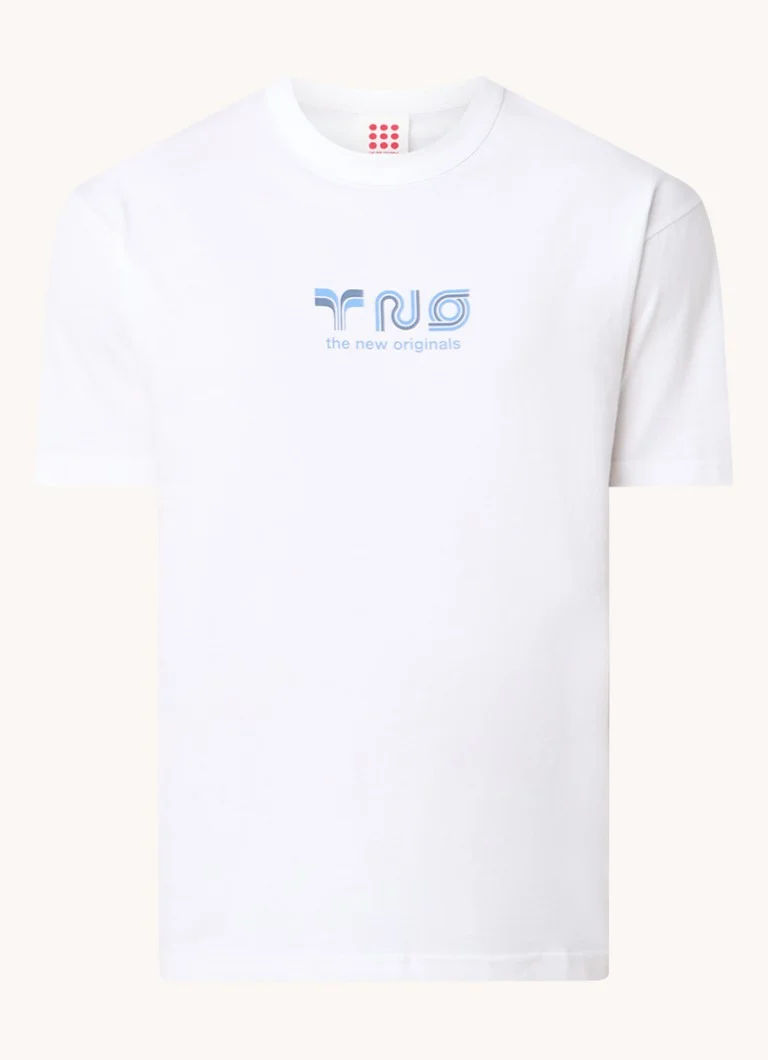 Tricou original nou, cu logo și imprimeu pe spate.