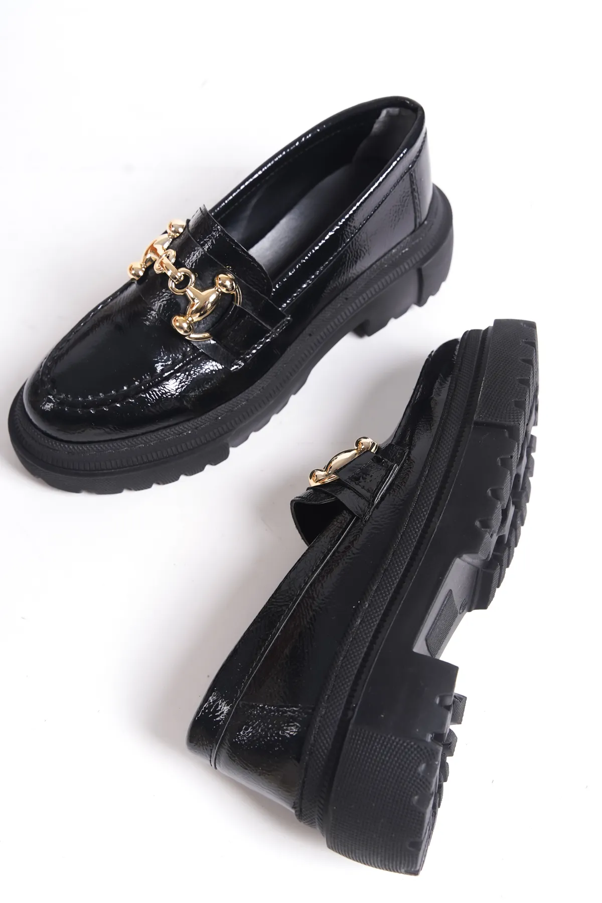 Capone Outfitters  Damen-Loafer mit ovaler Zehenpartie und Metallschnalle mit Trak-Sohle