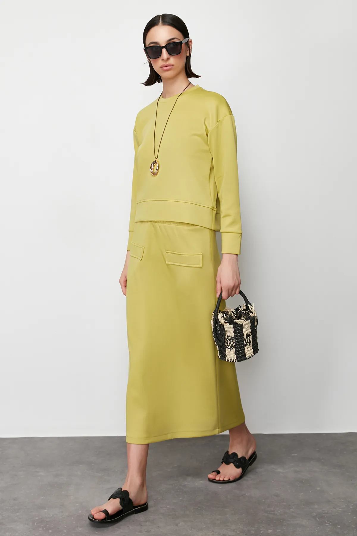 Trendyol Modest  Grüner schlichter Strick-Sweatrock-Anzug für Taucher/Taucher TCTSS24US00039