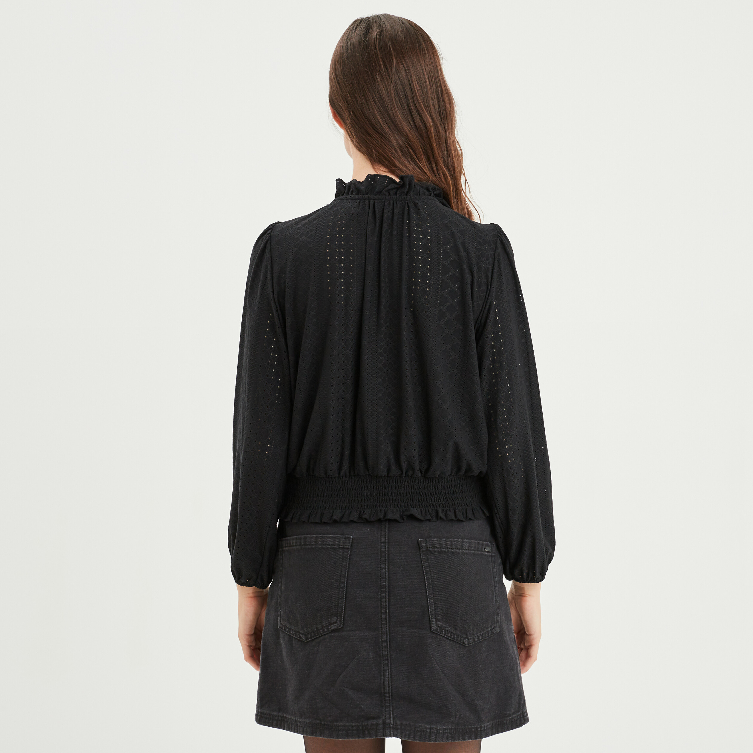 T-shirt dentelle taille smockée Liberto noir femme | La Halle