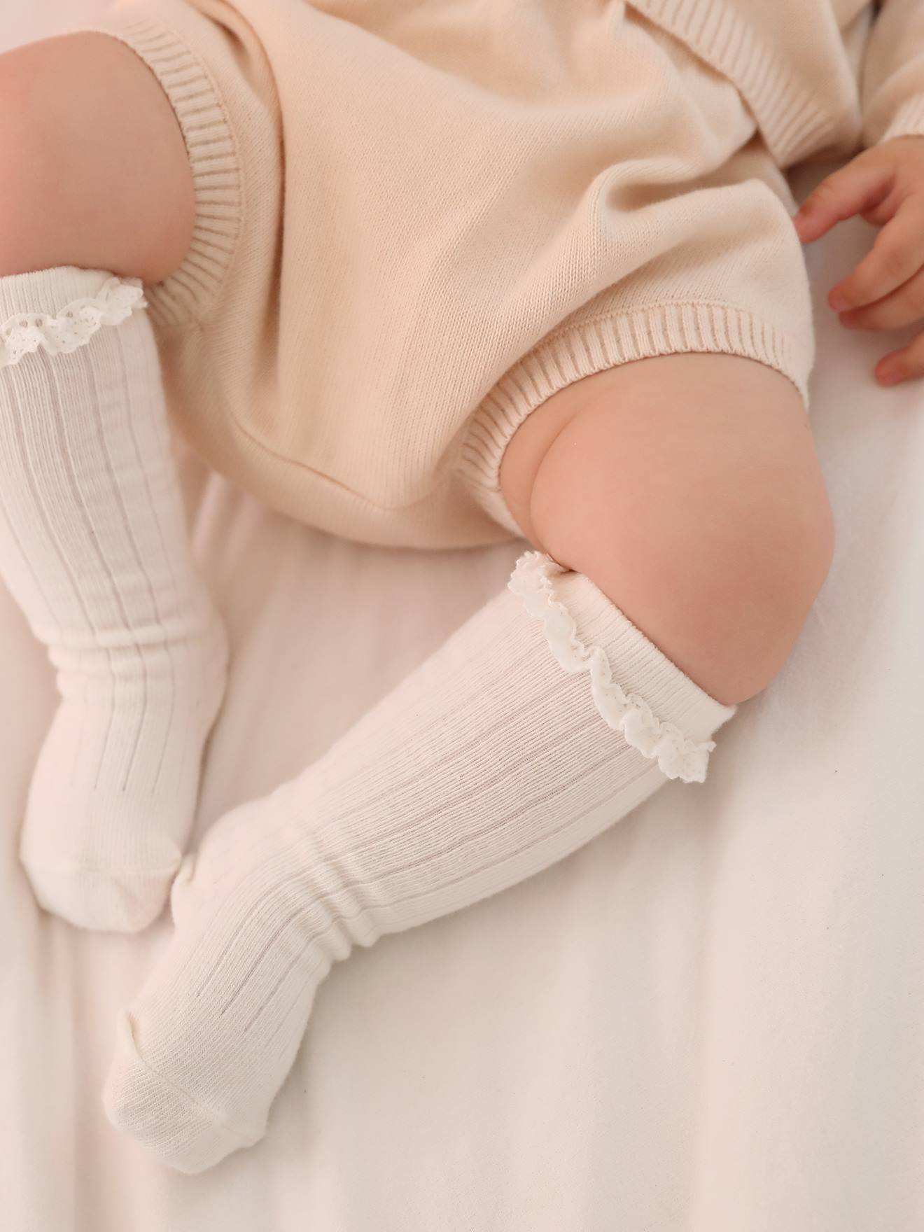 Ensemble 3 pièces : cardigan + bloomer + chaussettes bébé naissance sable