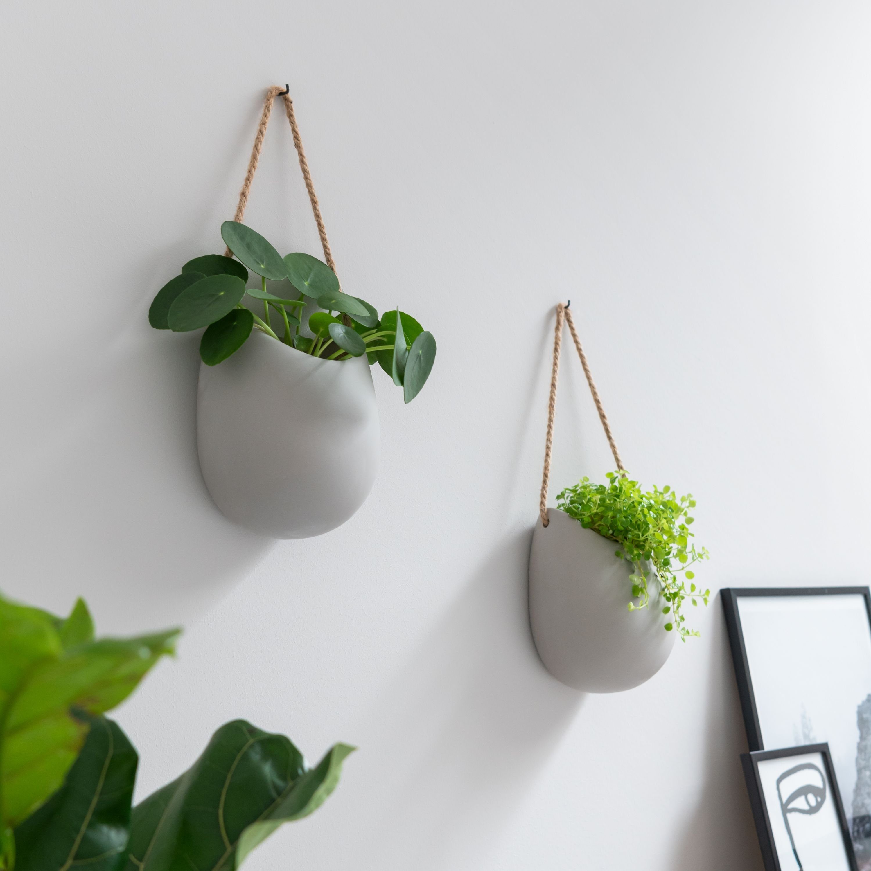 KAZAI. Blumentopf Keramik Wandvasen (Set, aus 2 Töpfen inkl. verschiedener Aufhänger, ohne Bohren), Wand-Blumentöpfe als originelle Wohn-Deko