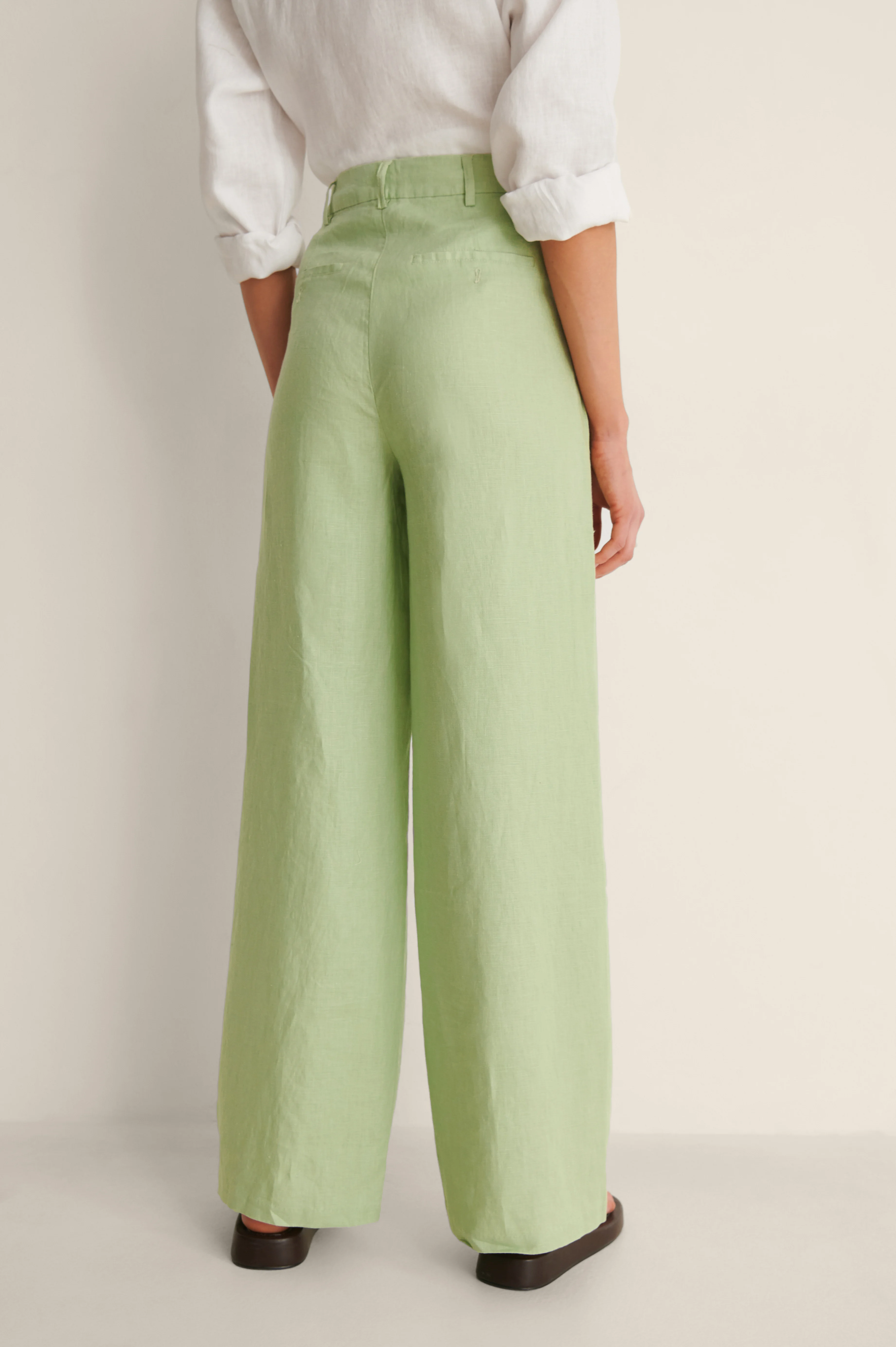 Leinenhose mit weiten Beinen