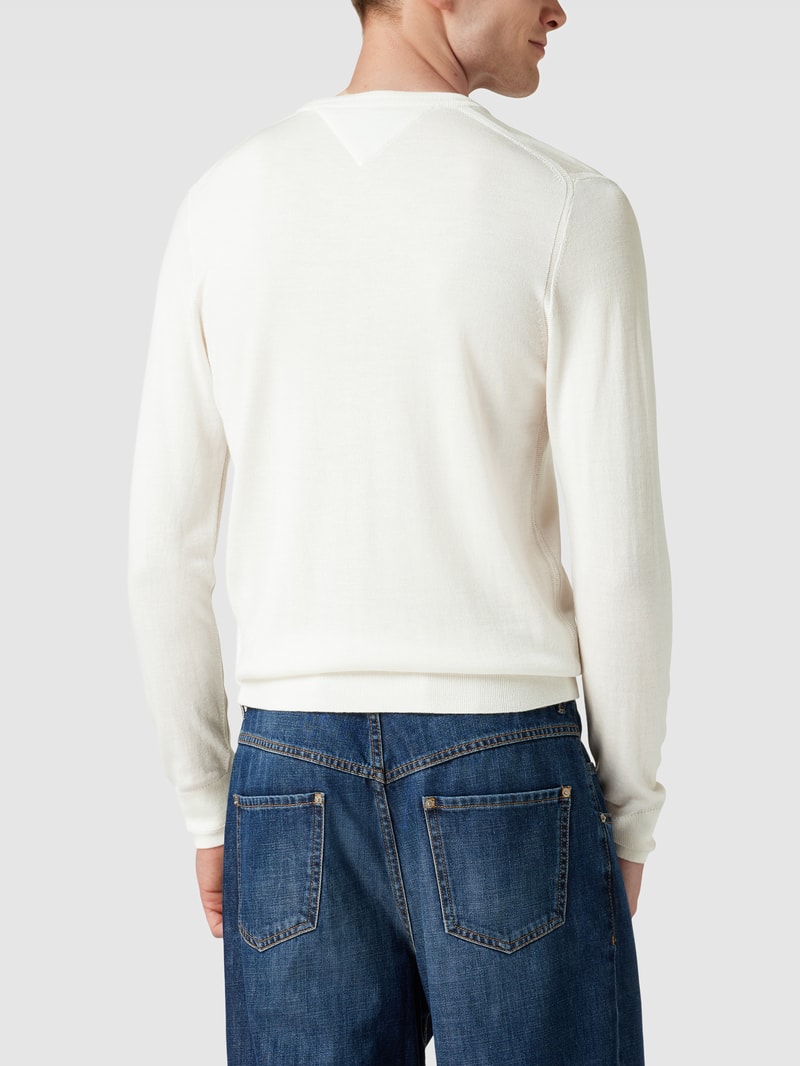 Wollpullover mit Label-Stitching und Seide-Anteil in offwhite