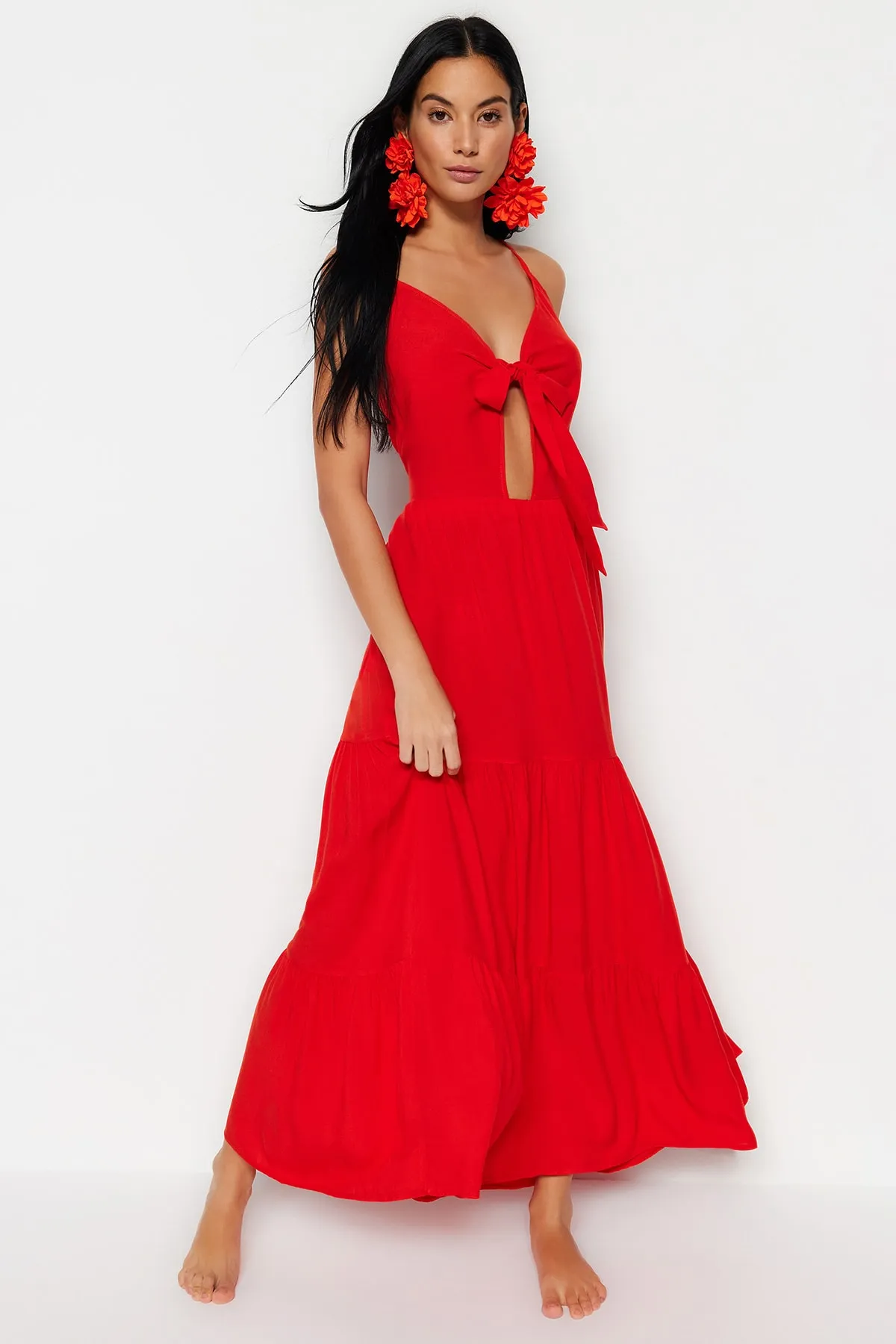 Trendyol Collection  Rotes, gewebtes, rückenfreies Maxi-Strandkleid TBESS23EL00193