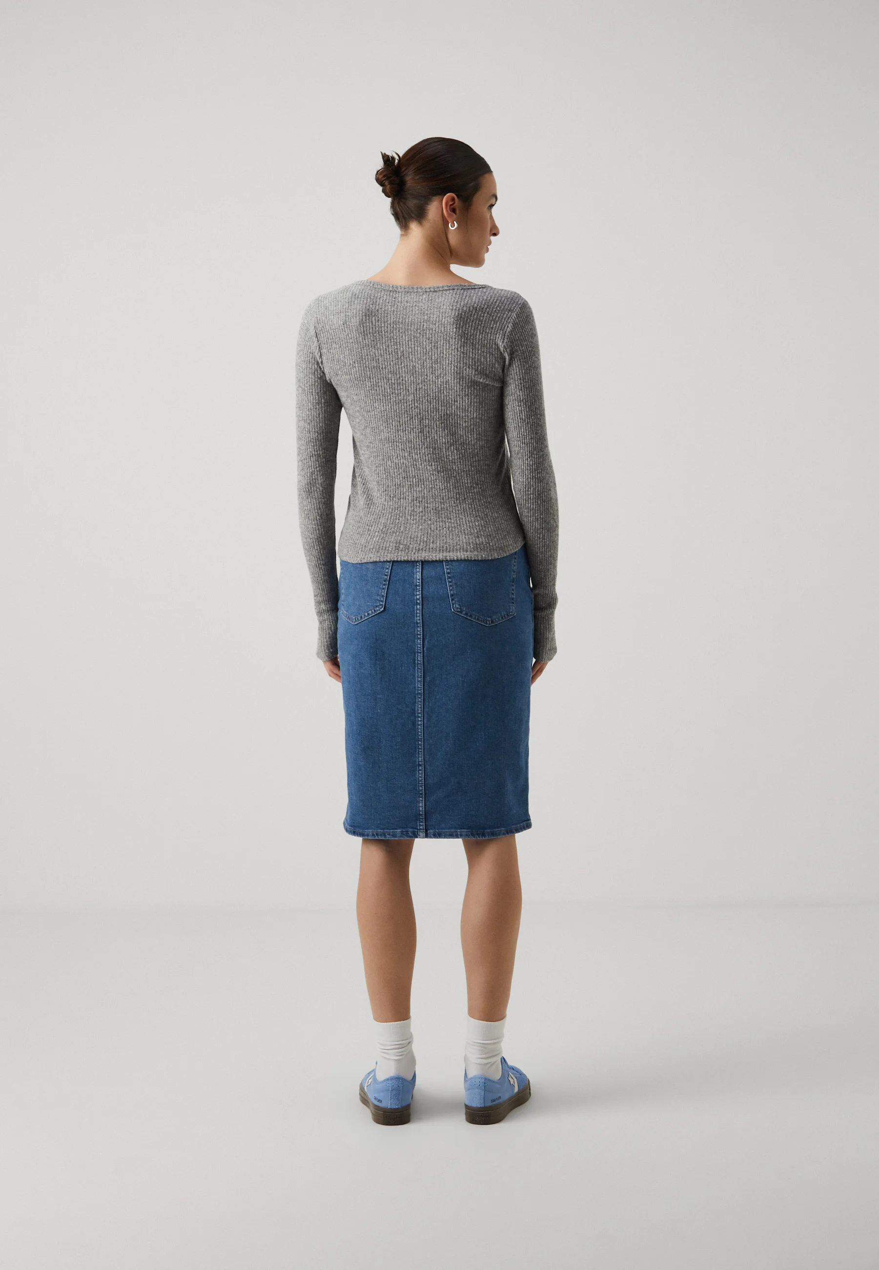 Camiseta de manga larga COZY HENLEY de Hollister Co.