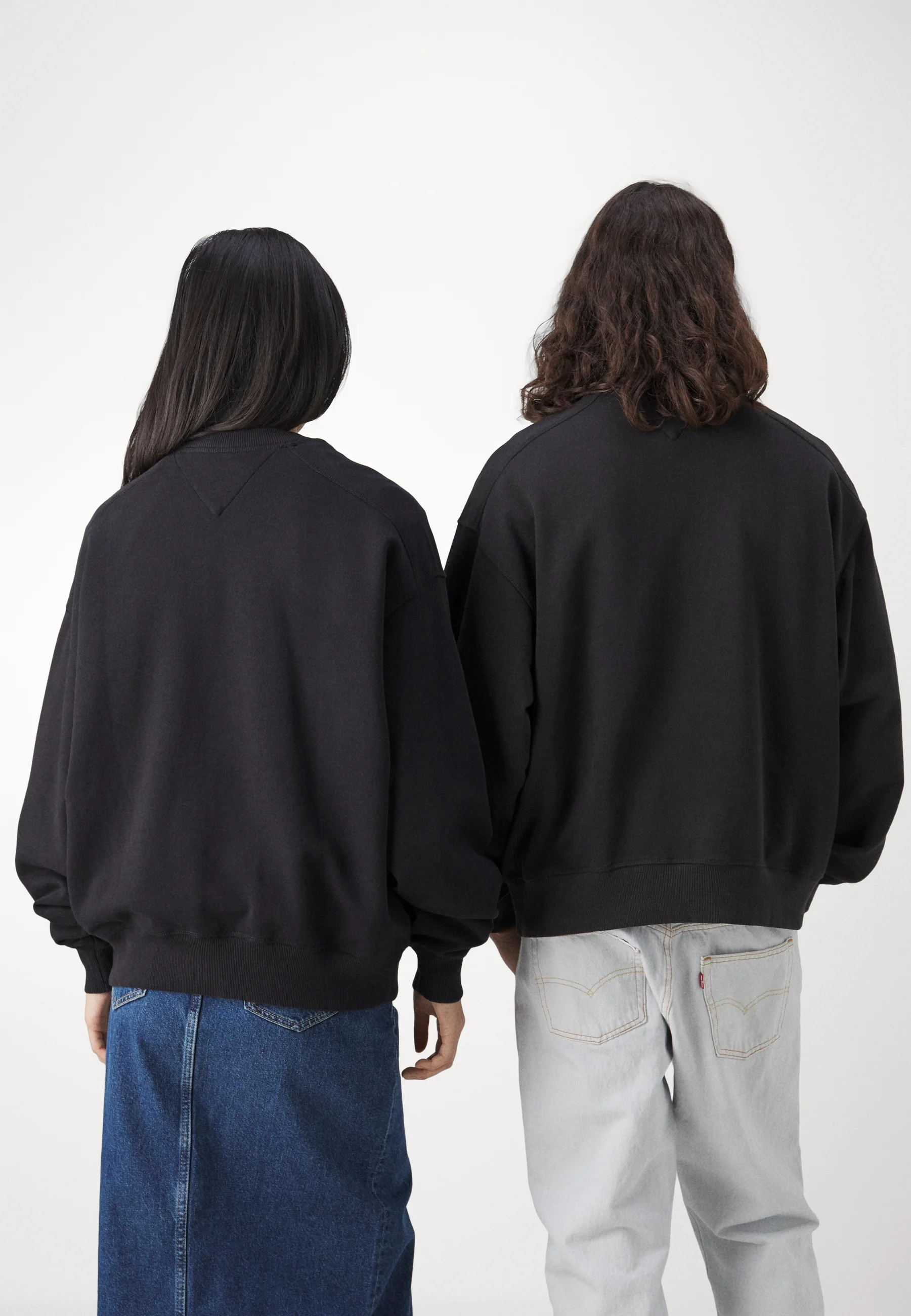 Sudadera Tommy Jeans BOXY VARSITY CREW UNISEX
