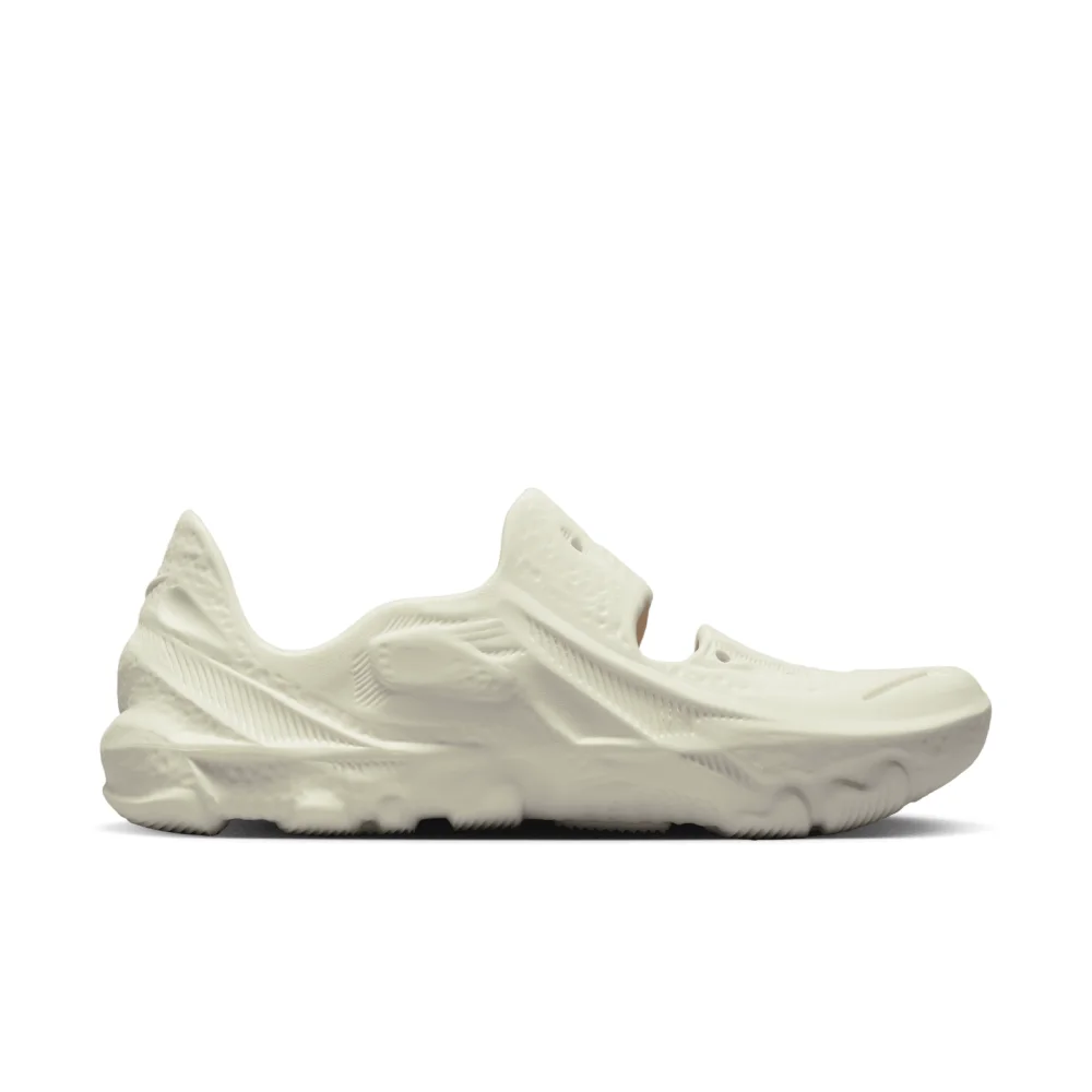 Nike ISPA Universal DM0886-100 / weiss