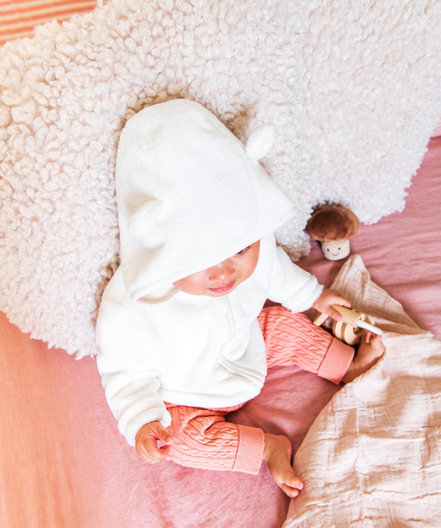 Sweat zippé à capuche en fourrure imitation bébé ecru | GEMO