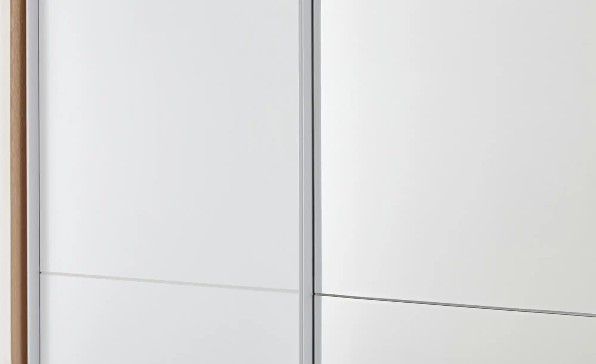 Schwebetürenschrank