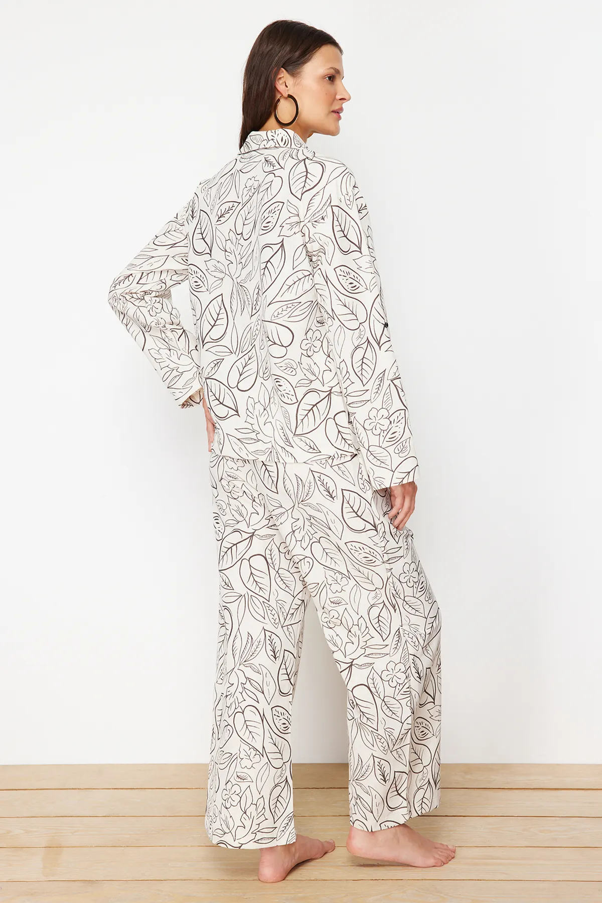 Trendyol Collection  Hemd-Hosen-Set in gewebter Leinenoptik mit Blumenmuster TBESS24AU00063