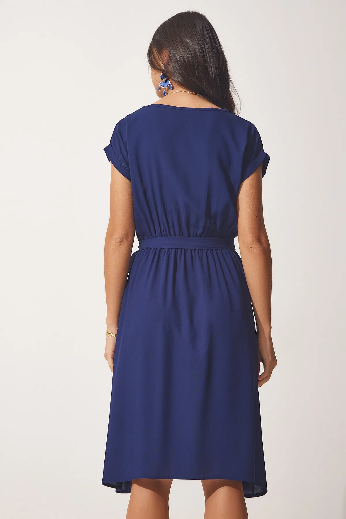 Happiness İstanbul  Marineblaues Damen-Sommerkleid aus Viskose mit Gürtel BH00415