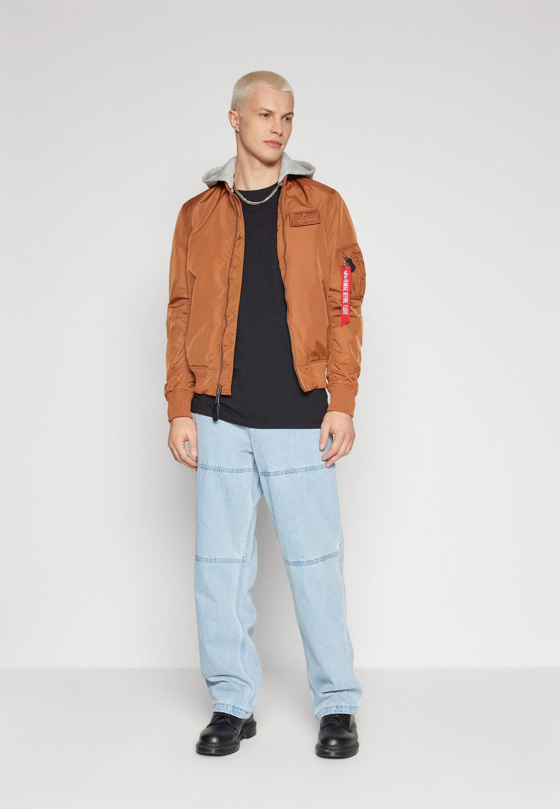 Chaqueta bomber Alpha Industries HOOD