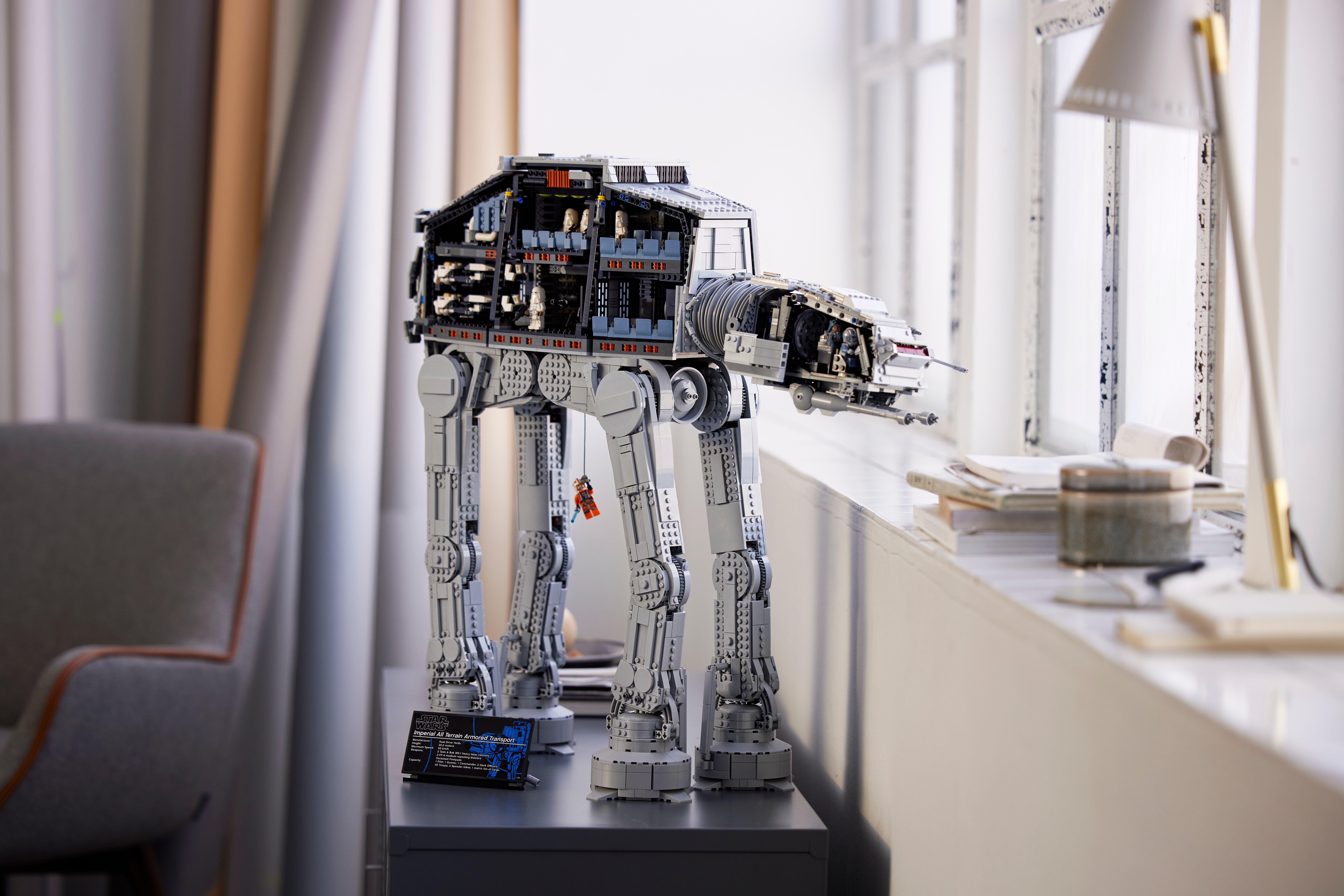 AT-AT™ 75313