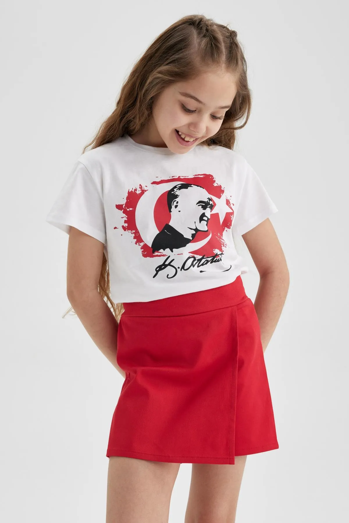 DeFacto  Kurzarm-T-Shirt mit Atatürk-Aufdruck für Mädchen Z7682a623sm