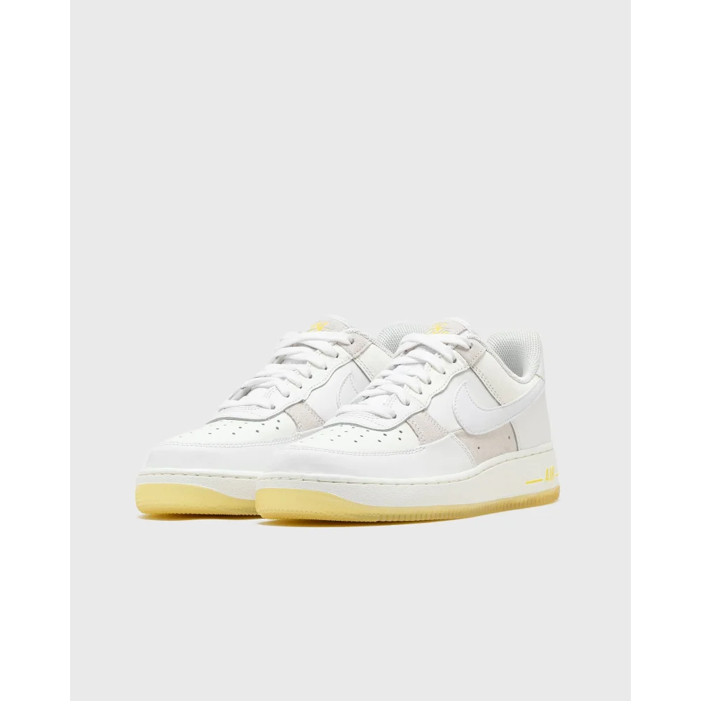 Nike WMNS Air Force 1 07 Low FQ0709-100 / weiss
