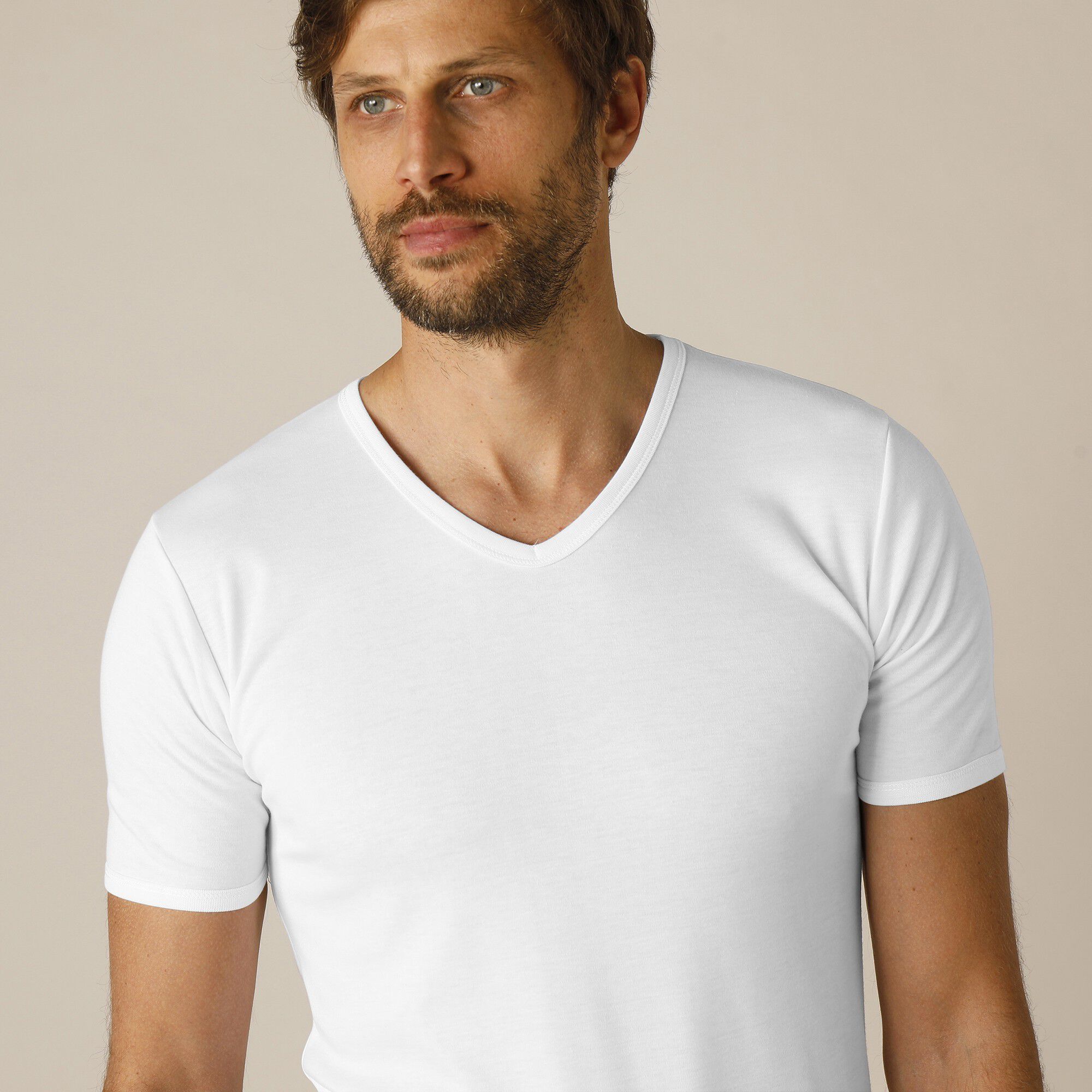 Tee-shirt sous-vêtement homme col V manches courtes polyester