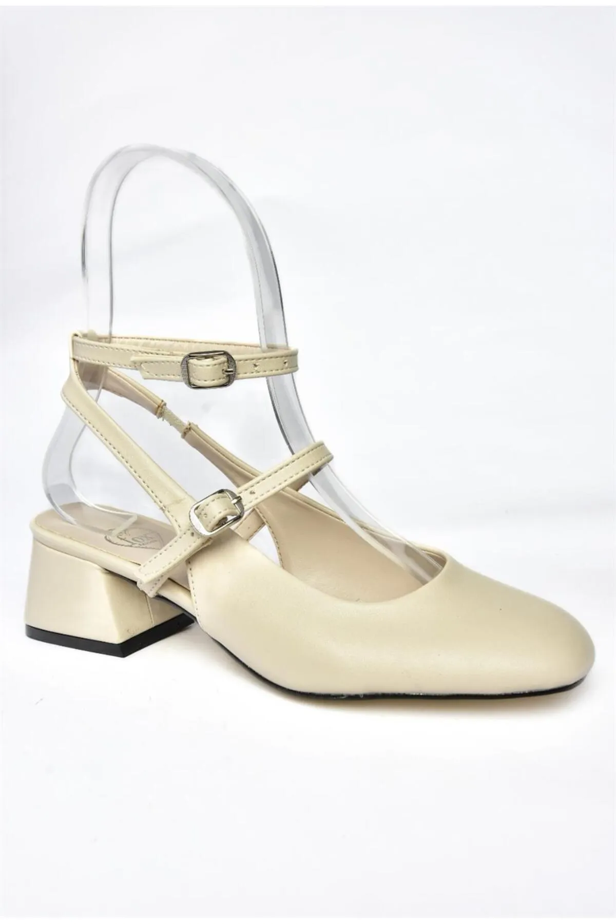 Fox Shoes  P654137009 Beige Mary Jane Damenschuhe mit niedrigem Absatz Maryjane