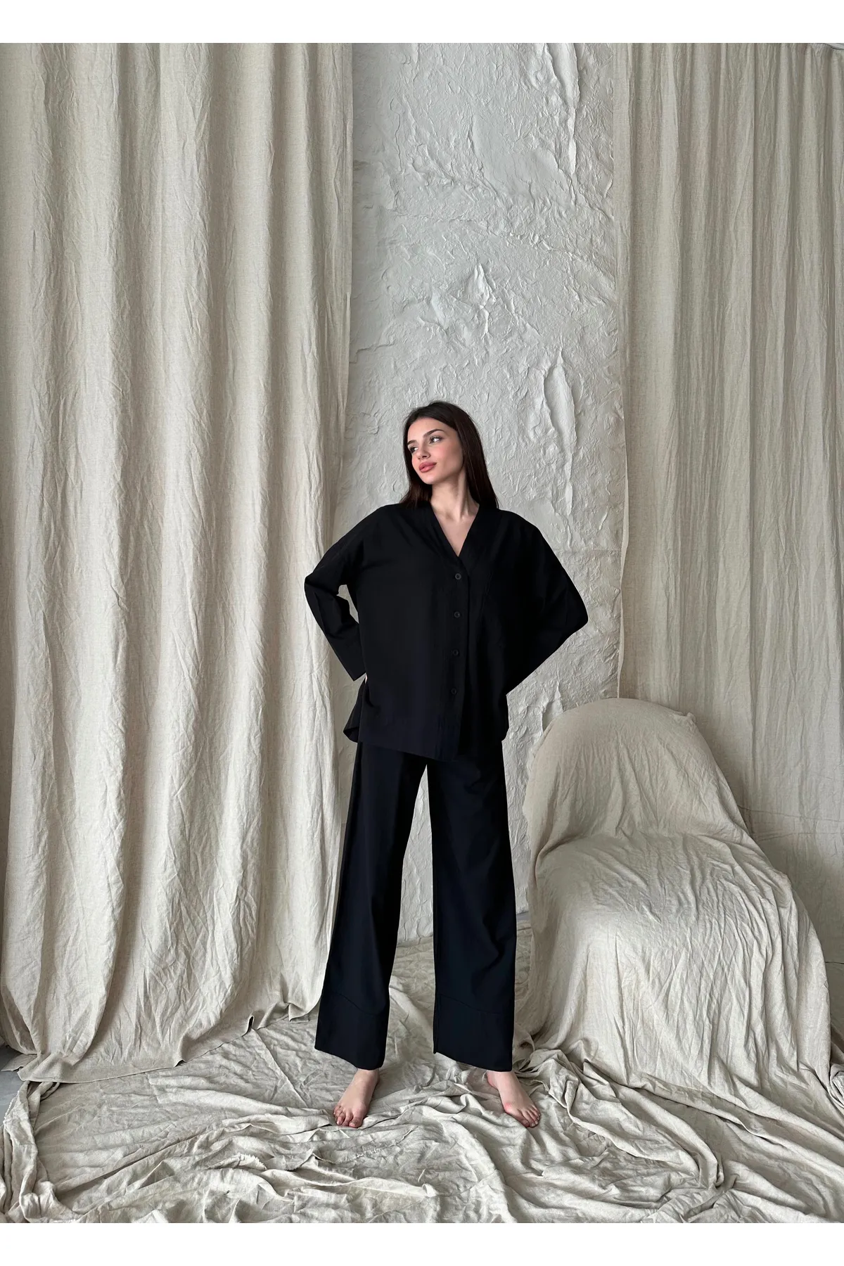 Laluvia  Schwarzes Leinen-Set mit Doppelbeinhose und Hemd