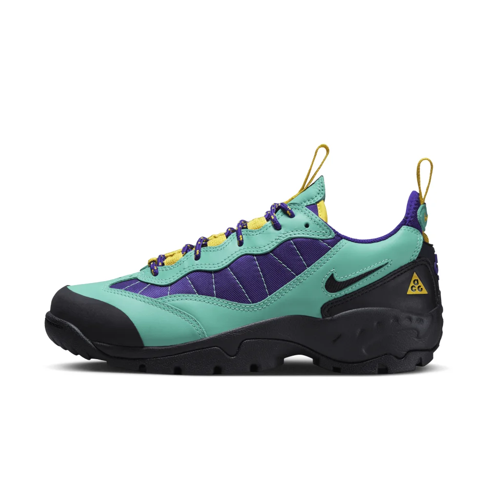 Nike ACG Air Mada DO9332-300 / grün