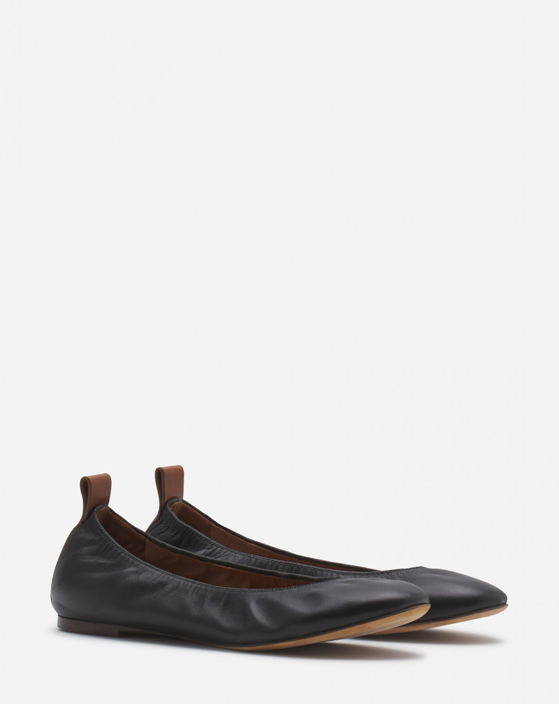LA BALLERINE EN CUIR
