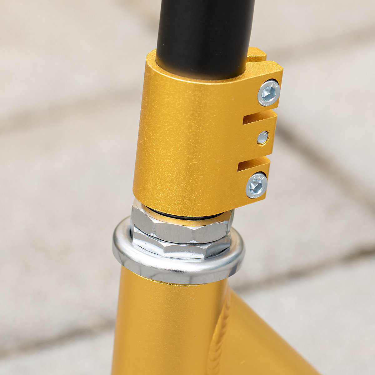 Stuntscooter mit dem 360° drehbaren Lenker