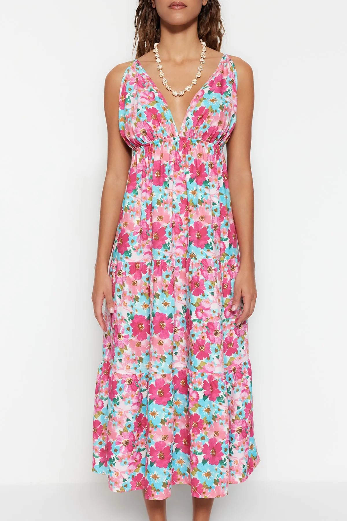 Trendyol Collection  Maxi-Strandkleid aus Webstoff mit Blumenmuster TBESS23EL00146
