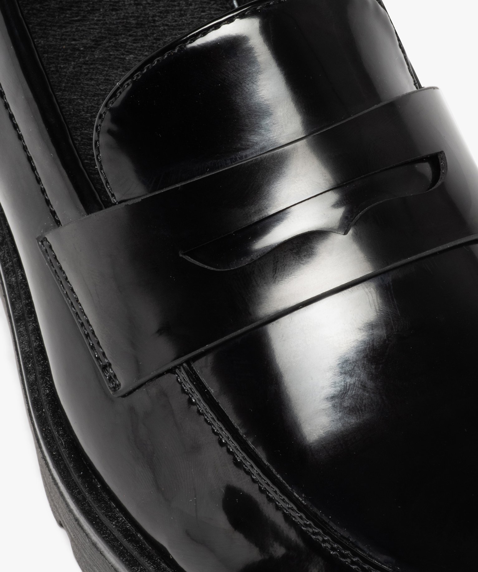 Mocassins femme vernis à semelle crantée noir | GEMO