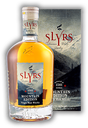 Slyrs Bavarian Single Malt Whisky Mountain Edition 2023 45% Slyrs Bavarian Single Malt Whisky Mountain Edition 2023 45% Gereift auf 1501 Meter Höhe, auf dem Gipfel des Berges Stümpfling.  0,7	 Liter - Vol 45%