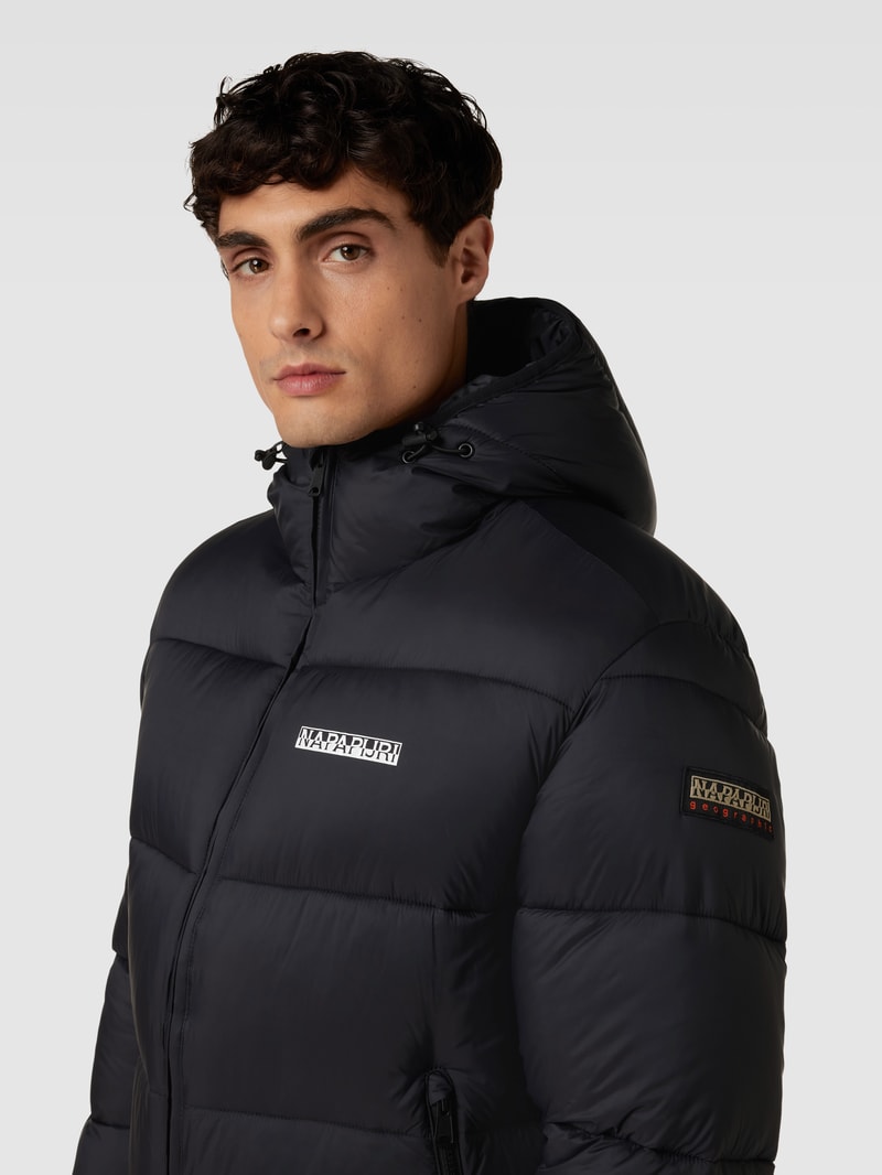 Steppjacke mit Kapuze Modell 'A-SUOMI' in schwarz