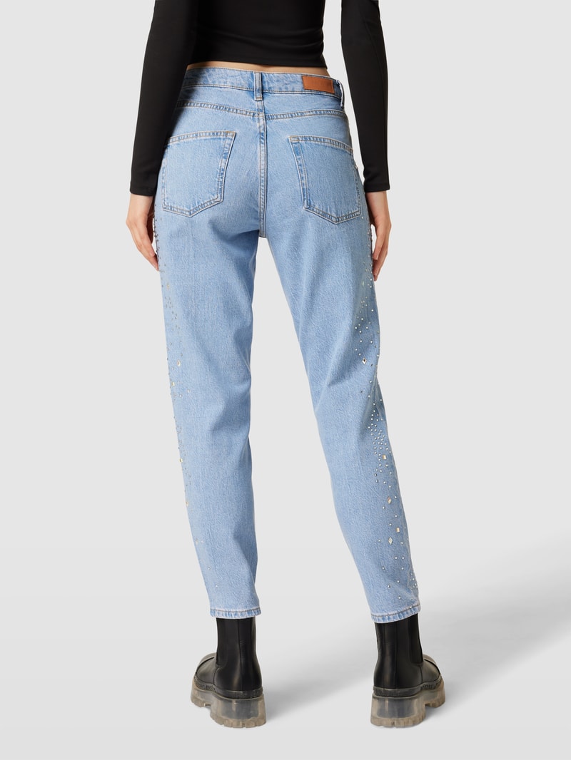 Jeans mit Zier-Applikationen in hellblau