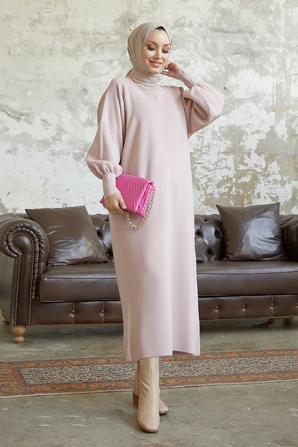 InStyle  Mina Hijab-Kleid aus Strick mit Ballonärmeln – Puder
