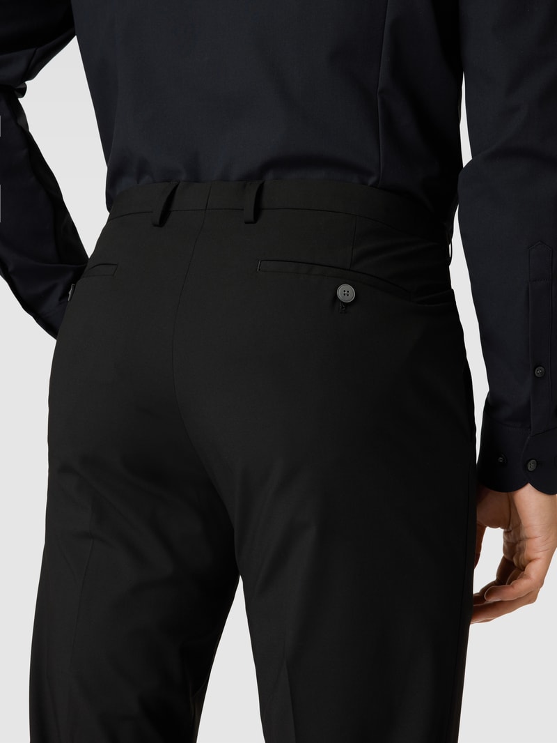 Hose mit Bügelfalten in schwarz