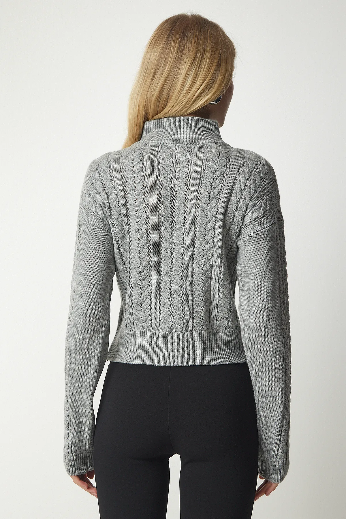 Happiness İstanbul  Graue Strickjacke mit Reißverschluss und Strickmotiv für Damen YY00174